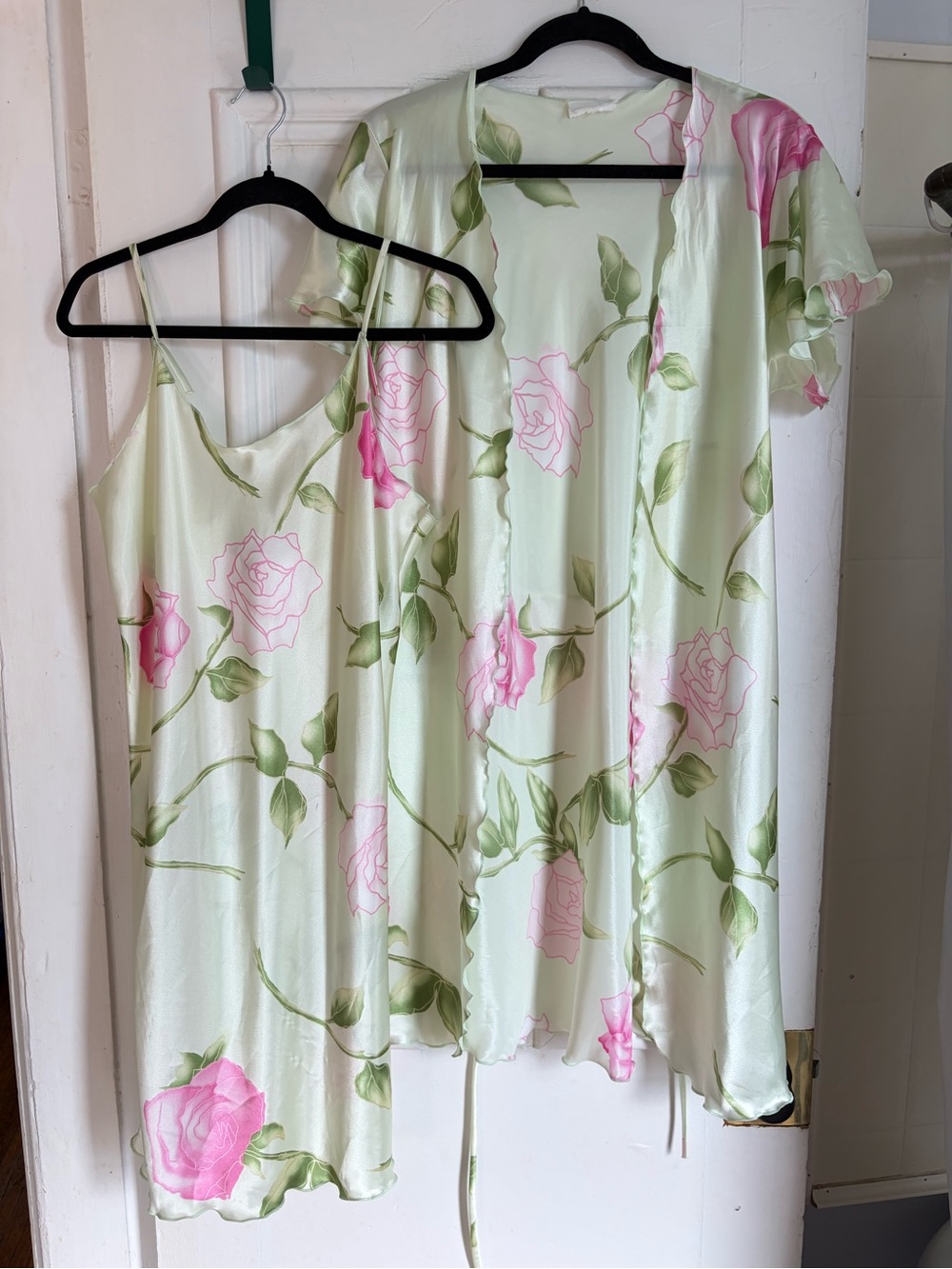 Y2k Vintage Floral Satin Chemise & Robe Set - Pink Rose on Light Green
